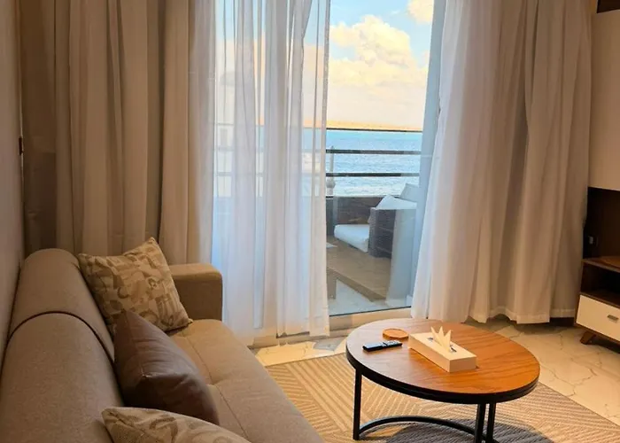 Peaks- La Prestigia R4 Luxury 1br Sea View